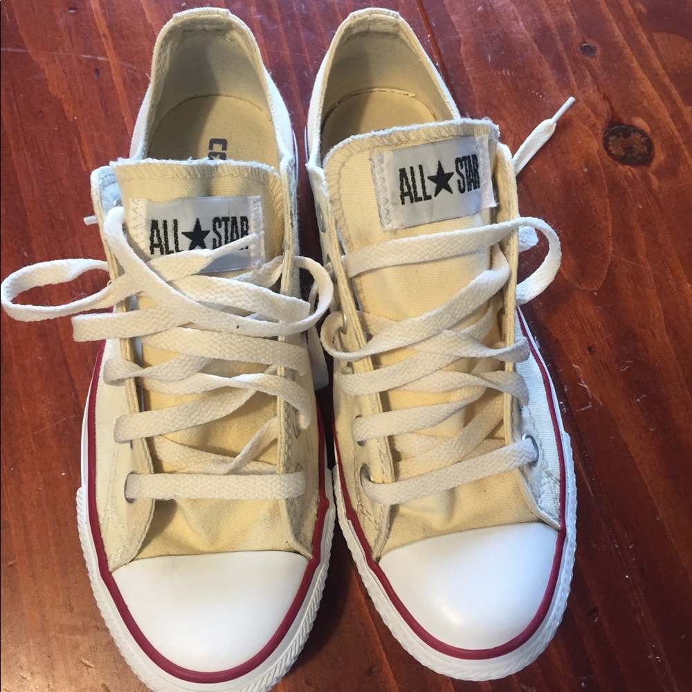 Converse Chuck Taylor All Stars cream - size 7